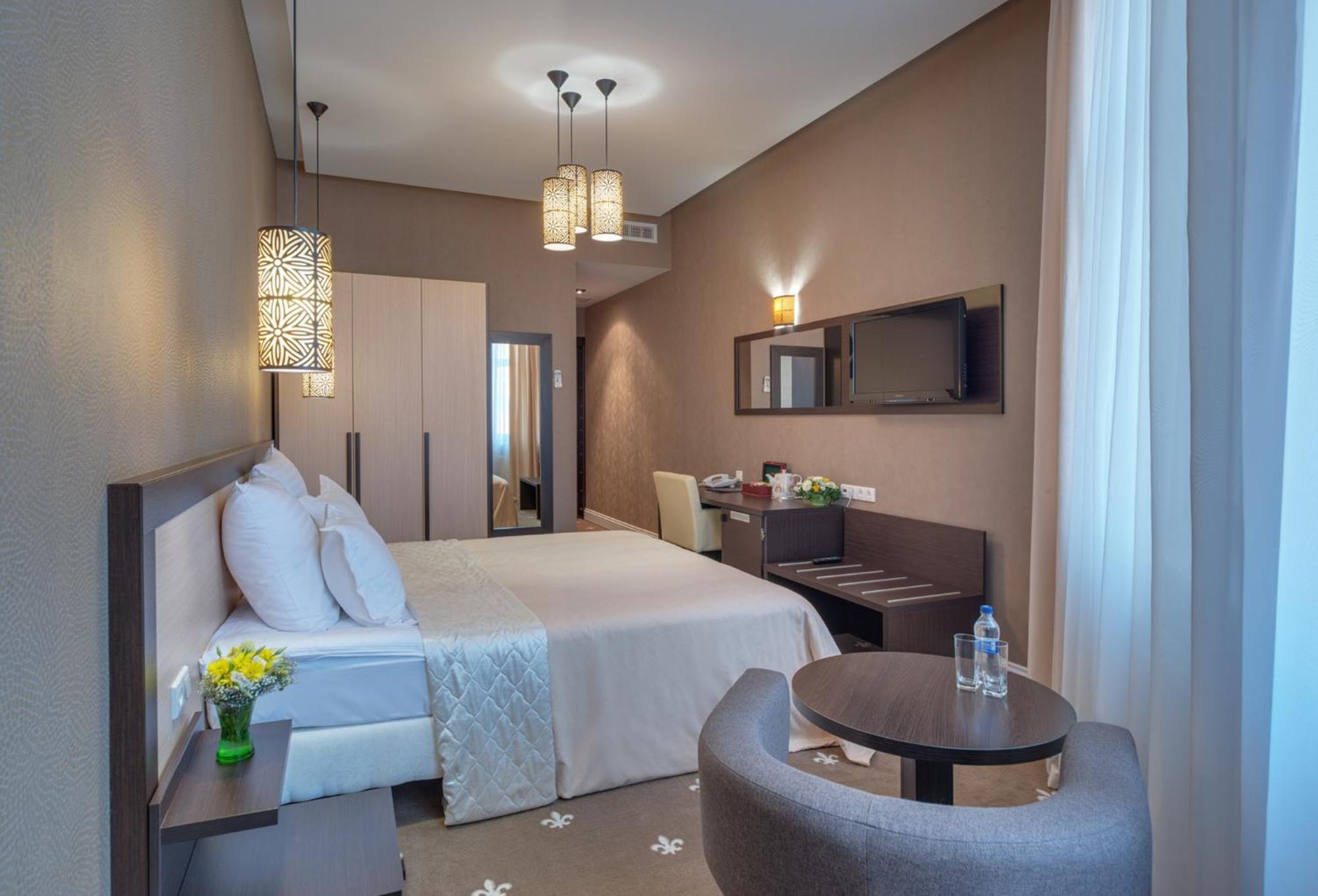 Ark Palace Hotel & Spa Odessa Exterior foto