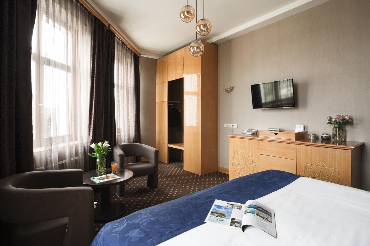 Ark Palace Hotel & Spa Odessa Exterior foto